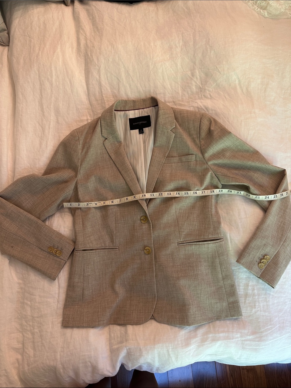 Banana Republic Women's Tailored Blazer - Light Beige Size 10